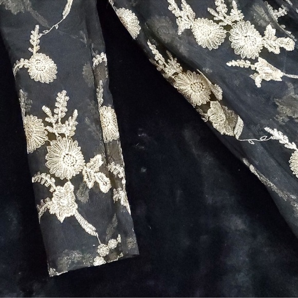 Fashion Nova / Embroidered Mesh Kimono~Duster - Picture 9 of 15